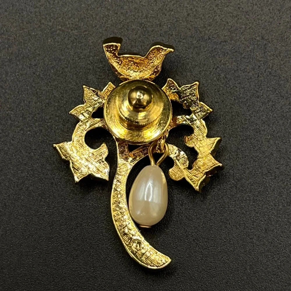 Vintage‎ Gold Tone Bird on Branch Pin Faux Pearl Drop Lapel Brooch Botanical